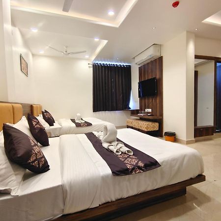 Hotel Vrinda Inn Удайпур Экстерьер фото