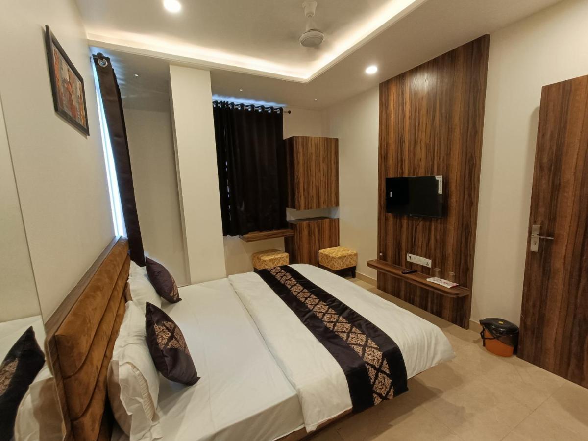Hotel Vrinda Inn Удайпур Экстерьер фото