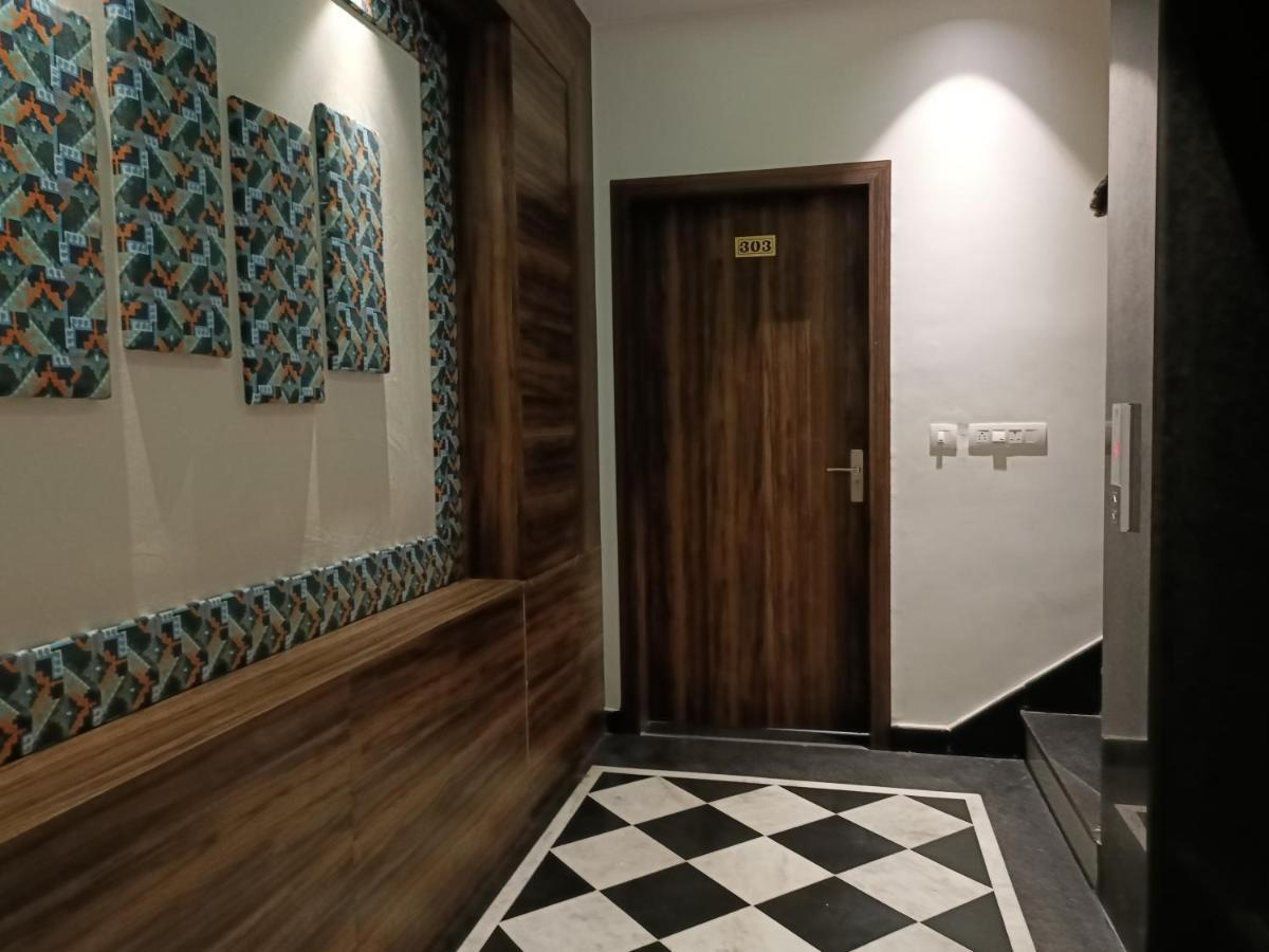 Hotel Vrinda Inn Удайпур Экстерьер фото