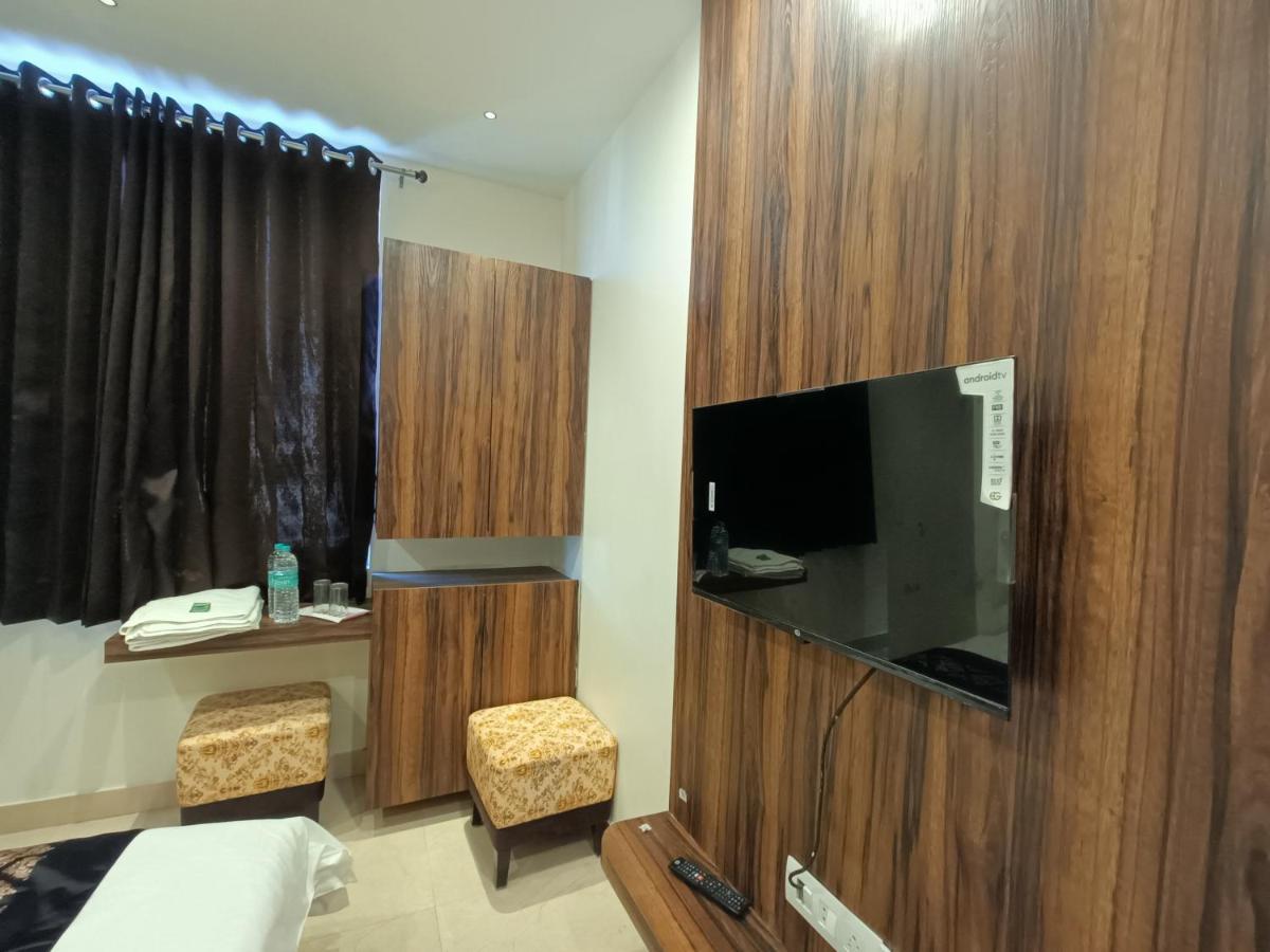 Hotel Vrinda Inn Удайпур Экстерьер фото