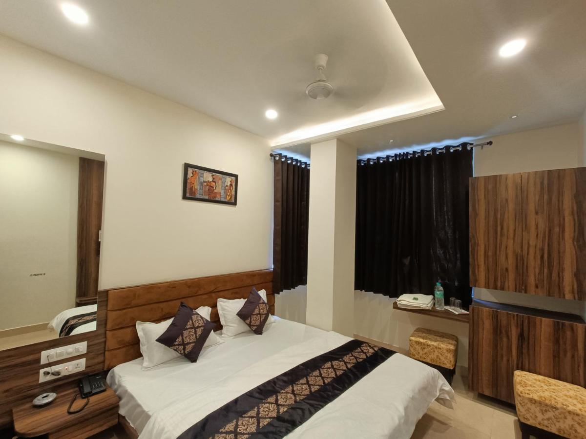 Hotel Vrinda Inn Удайпур Экстерьер фото