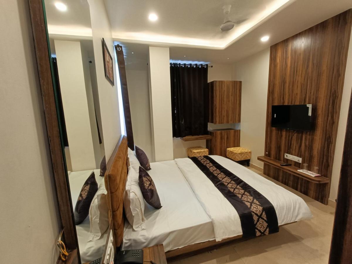 Hotel Vrinda Inn Удайпур Экстерьер фото